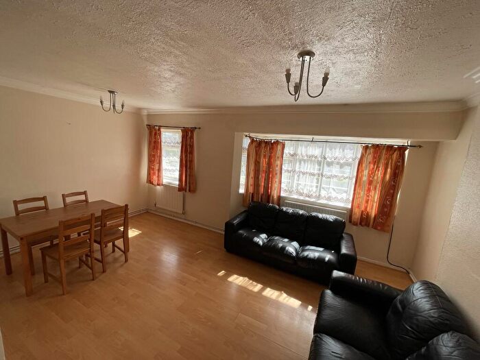 2 Bedroom Apartment To Rent In Harrowdene Close, Wembley, HA0