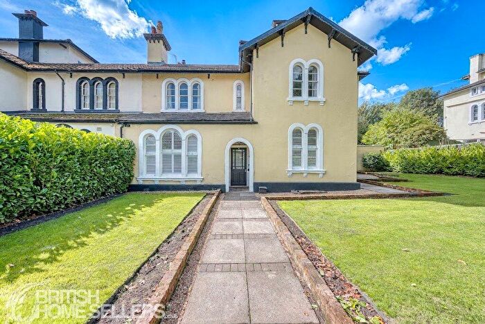 6 Bedroom Semi Detached House For Sale In The Villas, Stoke-on-Trent, Staffordshire, ST4