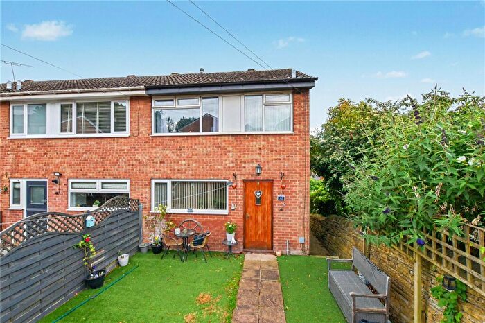 3 Bedroom Town House For Sale In Bank Street, Morley, Leeds, LS27