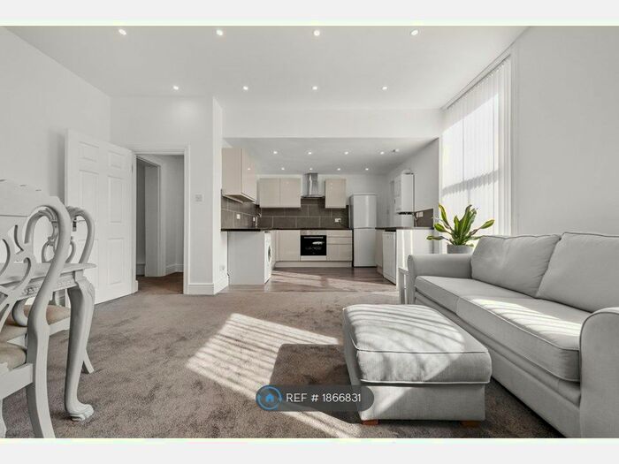 2 Bedroom Flat To Rent In Montpellier Terrace, Scarborough, YO11