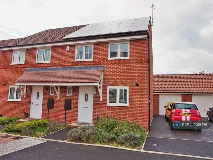 3 Bedroom Semi-Detached House To Rent In Diamond Jubilee Close, Gloucester, GL1
