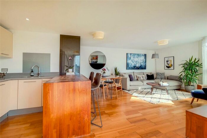 3 Bedroom Apartment To Rent In Water Gardens Square, Canada Water, London, SE16