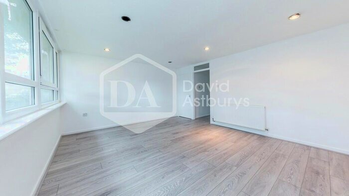 3 Bedroom Apartment To Rent In Palmers Road, Arnos Grove, London, N11