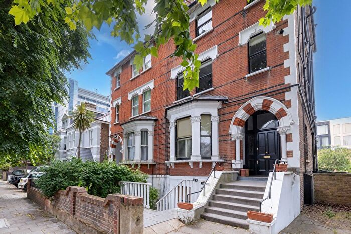 3 Bedroom Flat For Sale In Thorney Hedge Road, Gunnersbury, Chiswick, W4