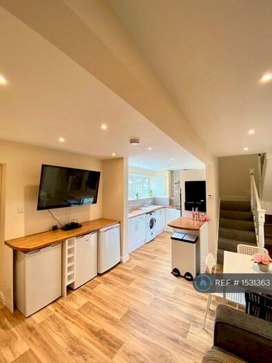 5 Bedroom End Of Terrace House To Rent In Windrush Close, Bath, BA2