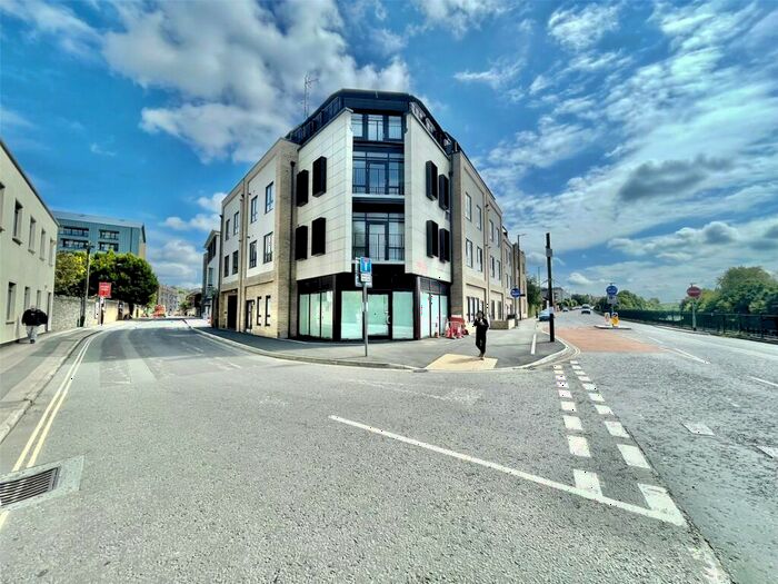 2 Bedroom Apartment To Rent In Spike Island, Cumberland Road, BS1