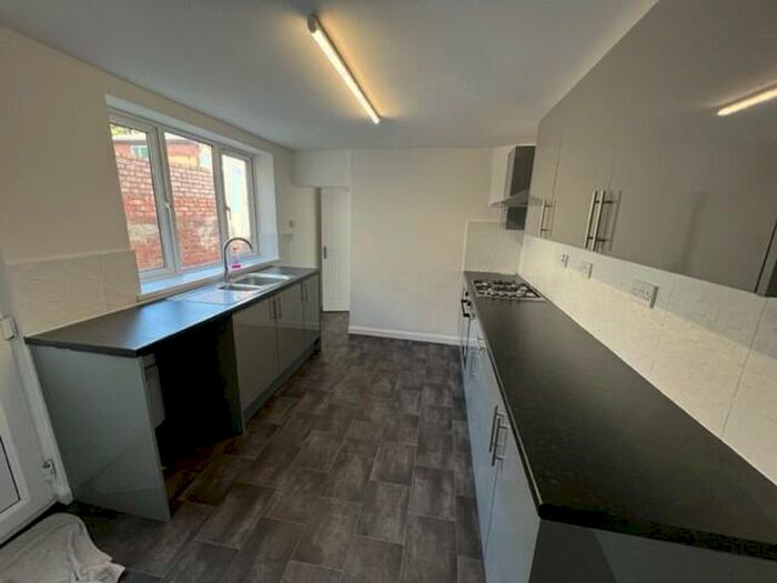 3 Bedroom House To Rent In Wells Street, Cardiff, CF11