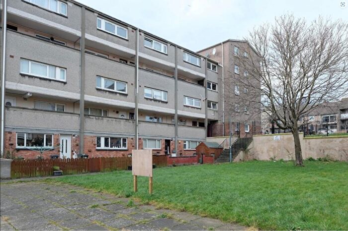 3 Bedroom Property To Rent In Northfield Drive, Edinburgh, EH8