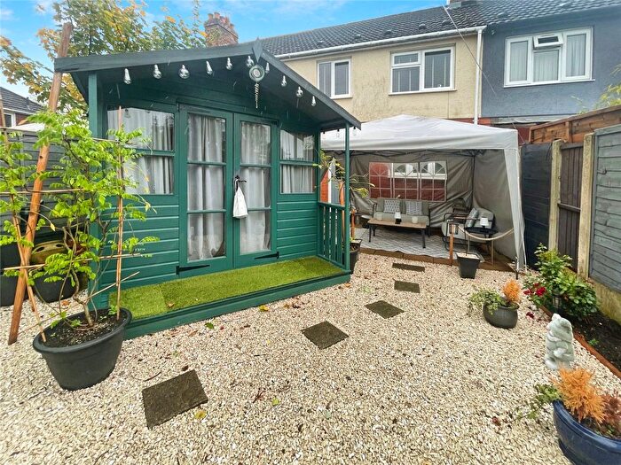 3 Bedroom Terraced House For Sale In Lawrence Avenue, Heath Town, Wolverhampton, West Midlands, WV10