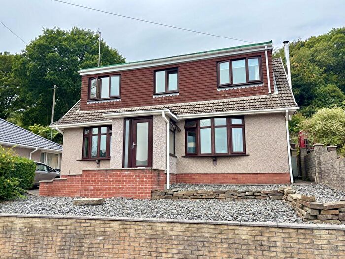 4 Bedroom Detached House For Sale In The Drive, Trebanos, Pontardawe, Swansea., SA8