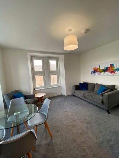 3 Bedroom Flat To Rent In Pitfour Street, West End, Dundee, DD2