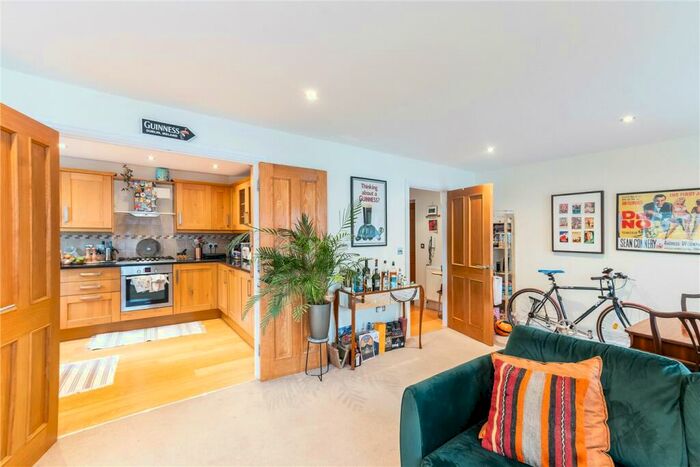 2 Bedroom Apartment To Rent In Adys Road, Peckham Rye, London, SE15