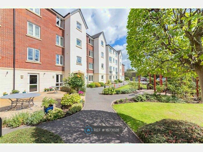 2 Bedroom Flat To Rent In Kingsley Court, Aldershot, GU11