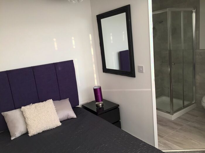 Studio To Rent In Austhorpe Road, Crossgates, LS15