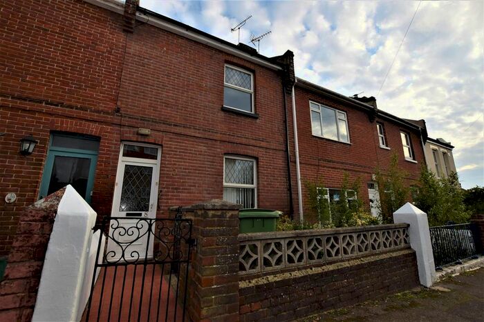 2 Bedroom Town House To Rent In North Terrace, Hastings, TN34