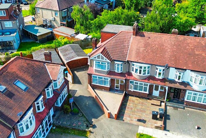 4 Bedroom End Of Terrace House For Sale In Hillside Close, Morden, SM4