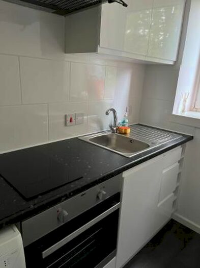 2 Bedroom Flat To Rent In Low Road, Perth, PH2
