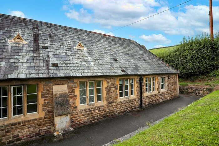 2 Bedroom Flat For Sale In Devon House Drive, Bovey Tracey, Newton Abbot, TQ13