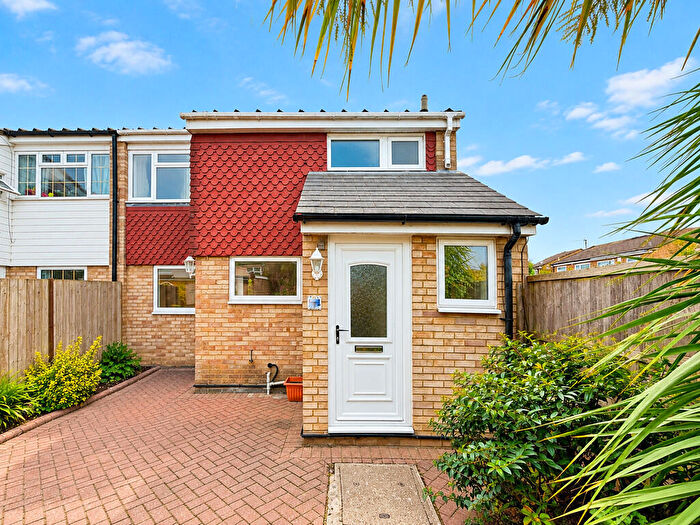 3 Bedroom End Of Terrace House To Rent In Champions Way, Hoddesdon, EN11