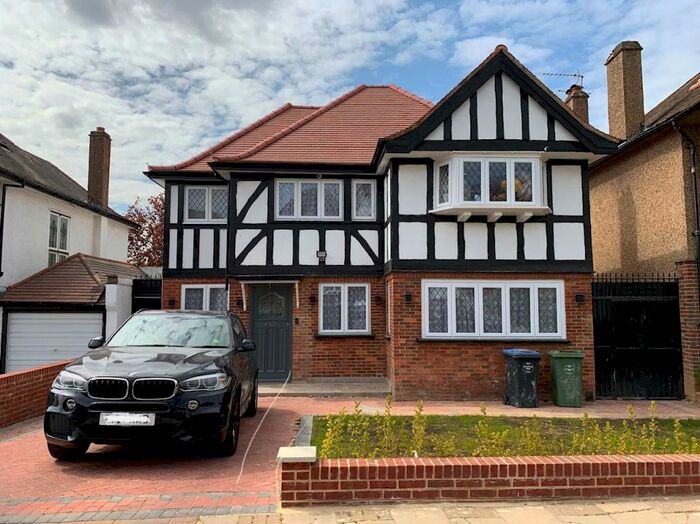 8 Bedroom House To Rent In Barn Way, Wembley, HA9