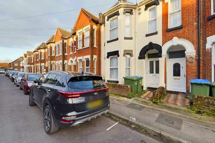 Studio To Rent In Shakespeare Avenue - Gas, Water & Electric Included, SO17