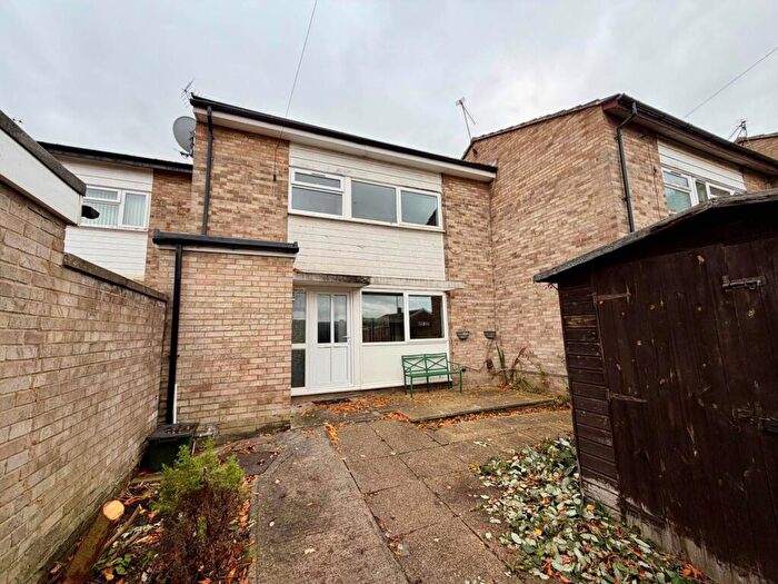 3 Bedroom House To Rent In Fairfax Crescent, Aylesbury, HP20