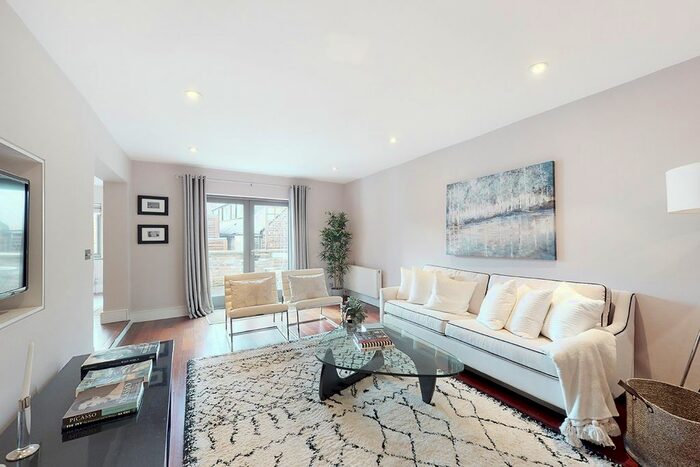 2 Bedroom Flat To Rent In Upper St, London, N1