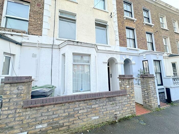 1 Bedroom Flat To Rent In Clive Road, West Dulwich, London, SE21