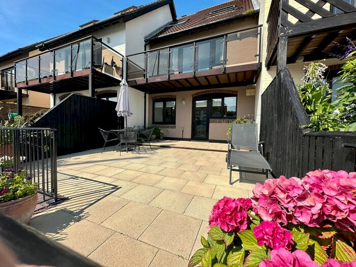 3 Bedroom Town House For Sale In Endeavour Way, Hythe, Southampton, SO45