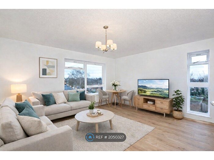 2 Bedroom Flat To Rent In Hyde Court, London, SE23