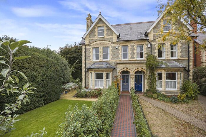 5 Bedroom Semi-Detached House For Sale In Marlborough Avenue, Reading, RG1