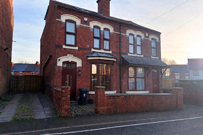 4 Bedroom Semi Detached House For Sale In Platts Crescent, Stourbridge, DY8