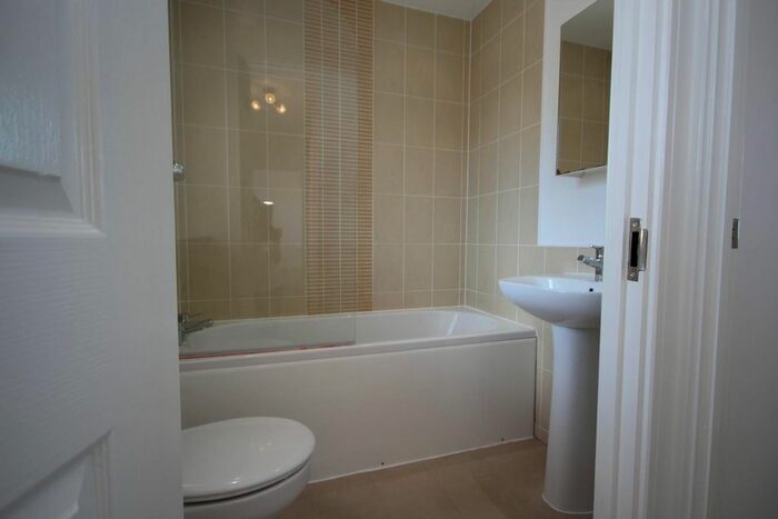 2 Bedroom Flat To Rent In Countess Way, Earsdon View, Newcastle Upon Tyne, NE27