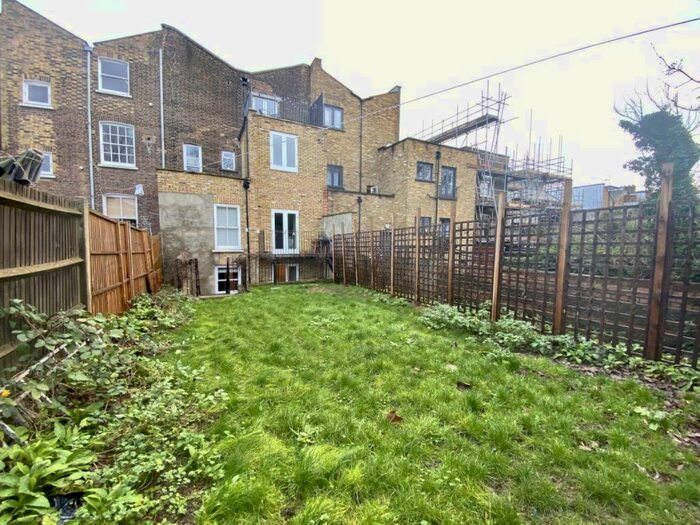 2 Bedroom Flat To Rent In Hanley Road, Finsbury Park, N4