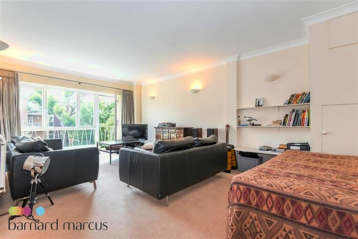 2 Bedroom Flat To Rent In St Johns Avenue, Putney, London, SW15