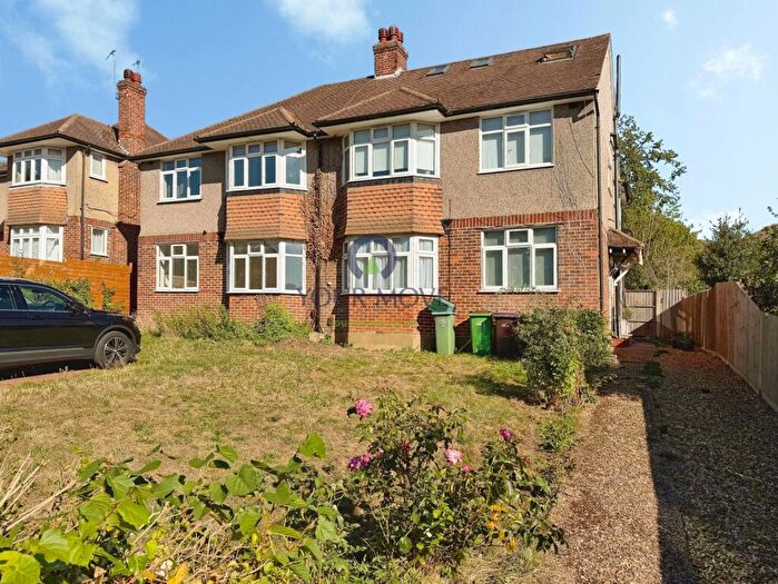 2 Bedroom Maisonette To Rent In Benhill Wood Road, Sutton, SM1