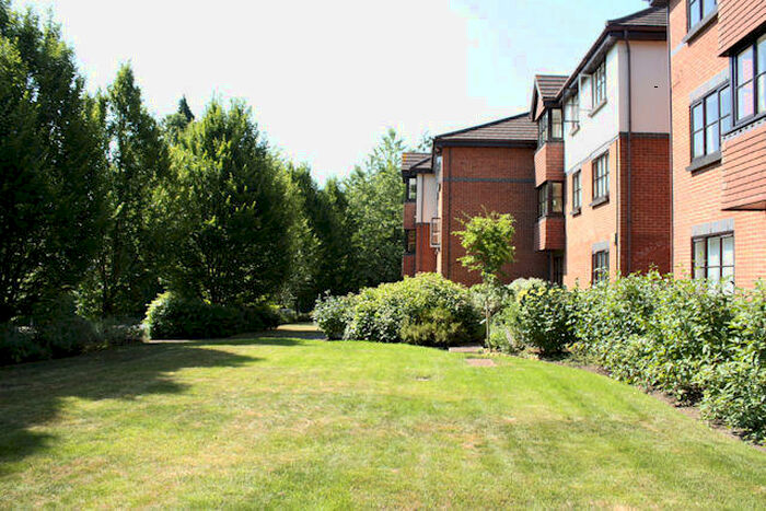 1 Bedroom Flat To Rent In White Rose Lane, Woking, GU22