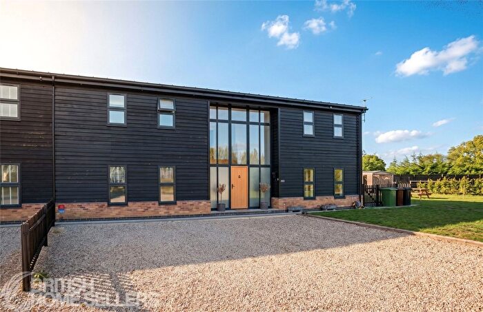 4 Bedroom Semi Detached House For Sale In Willow Lane, Paddock Wood, Tonbridge, Kent, TN12