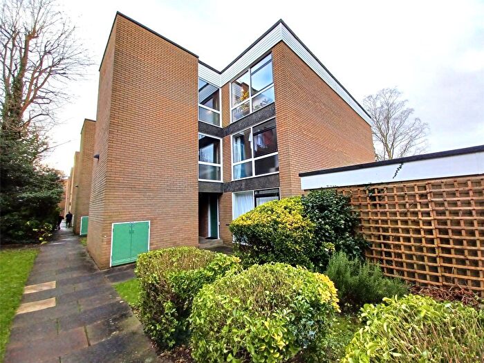 2 Bedroom Flat To Rent In Butler Close, Oxford, Oxfordshire, OX2