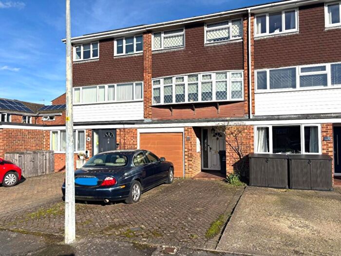 3 Bedroom Town House For Sale In Angotts Mead, Stevenage, SG1