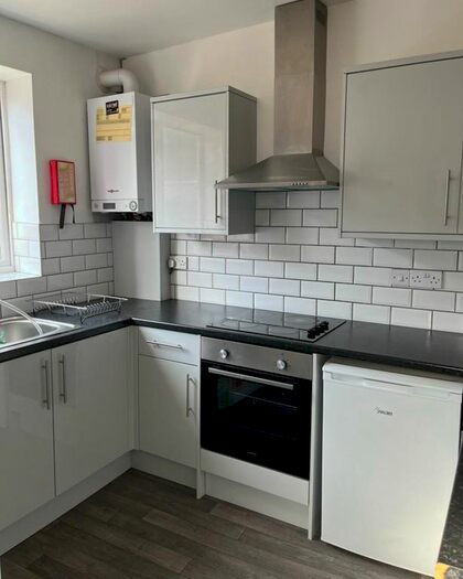 4 Bedroom Terraced House To Rent In Park Place, Brynmill, Swansea, SA2