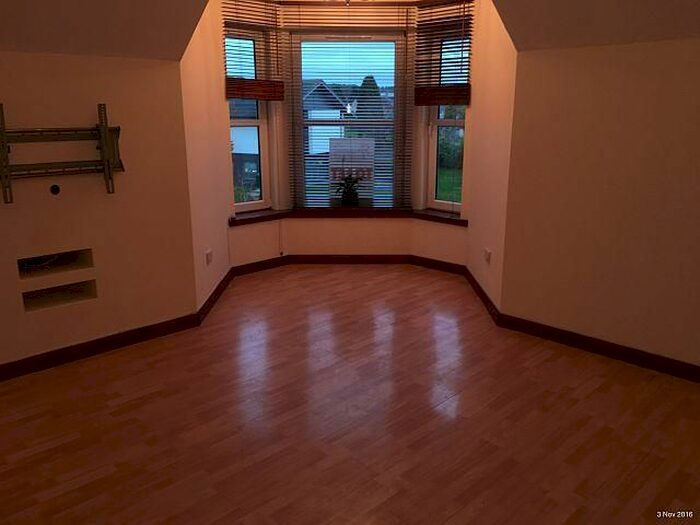 2 Bedroom Flat To Rent In C, Hamilton Street, Carluke, ML8