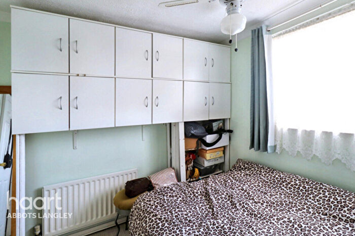 3 Bedroom Maisonette For Sale In Wensleydale, Hemel Hempstead, HP2