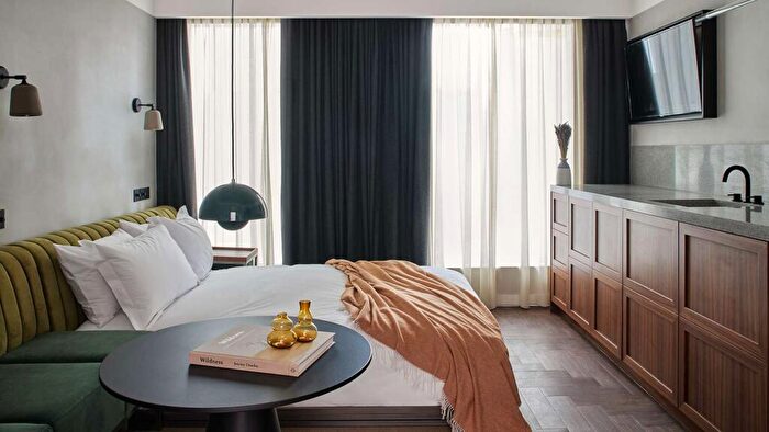 Studio To Rent In Kingsland High Street, Hackney, E8