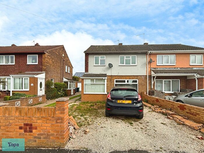 3 Bedroom Semi-Detached House For Sale In Cherry Grove, Conisbrough, Doncaster, DN12