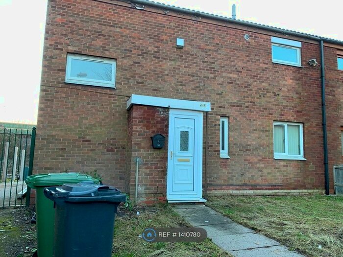 3 Bedroom Semi-Detached House To Rent In Lowry Close, Willenhall, WV13
