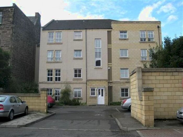 2 Bedroom Flat To Rent In Cadiz Street, Edinburgh, EH6