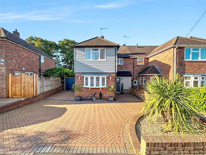 3 Bedroom Semi-Detached House For Sale In Woodlands Park, Bexley, Kent, DA5