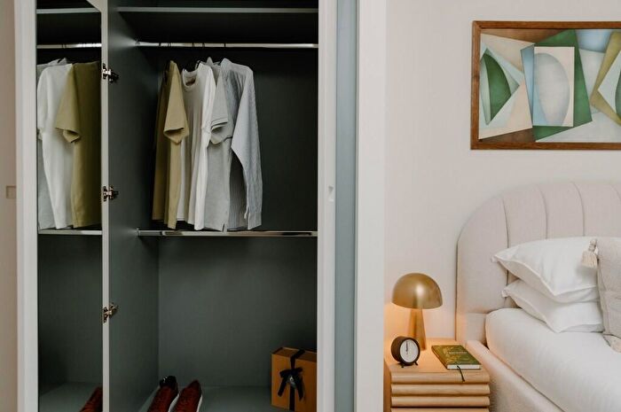 3 Bedroom Apartment To Rent In Embassy Boulevard, London, SW11