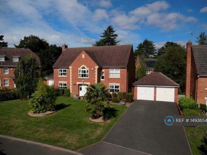 5 Bedroom Detached House To Rent In The Croft, Kidderminster, DY11